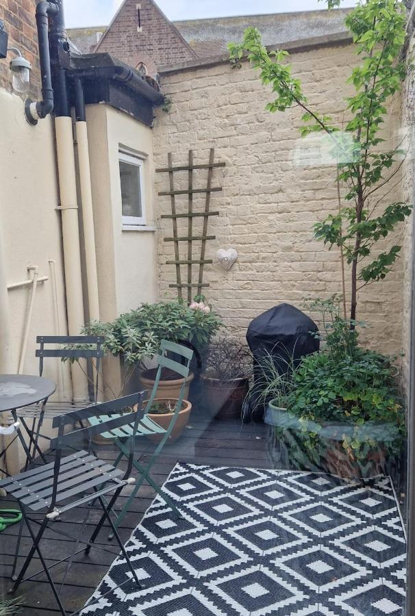 런던 Colourful 2 Bed 2 Bath Tooting House 아파트 외부 사진