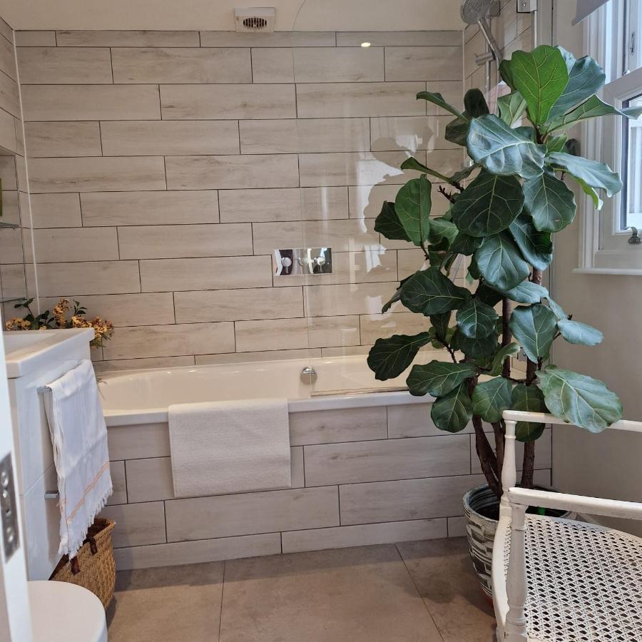 런던 Colourful 2 Bed 2 Bath Tooting House 아파트 외부 사진